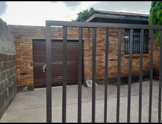 3 BEDROOM HOUSE FOR SALE IN JABAVU